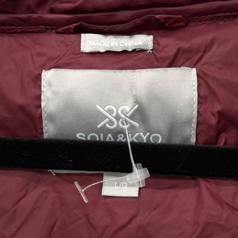 SOIA & KYO Lita-V Sustainable Lightweight Down‎ Coat in Merlot - Size Large - Picture 9 of 13